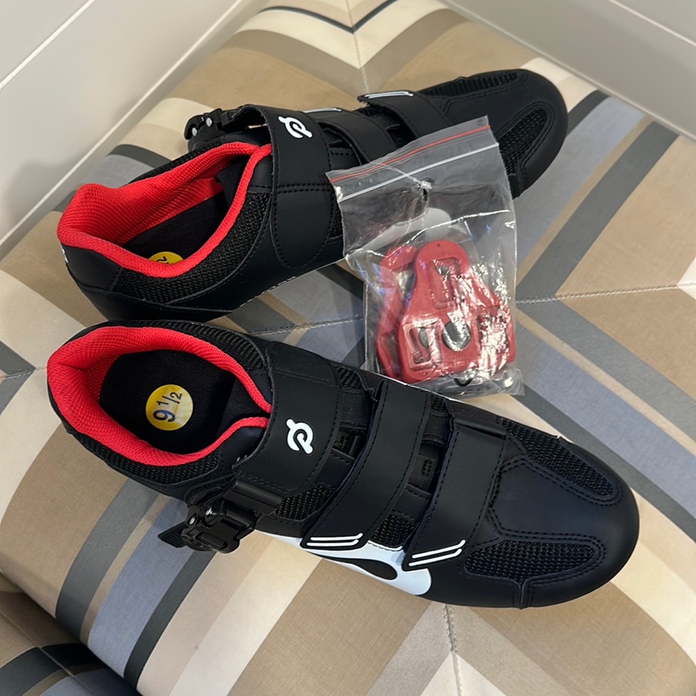 Peloton shows, 9.5/10 mens NEW